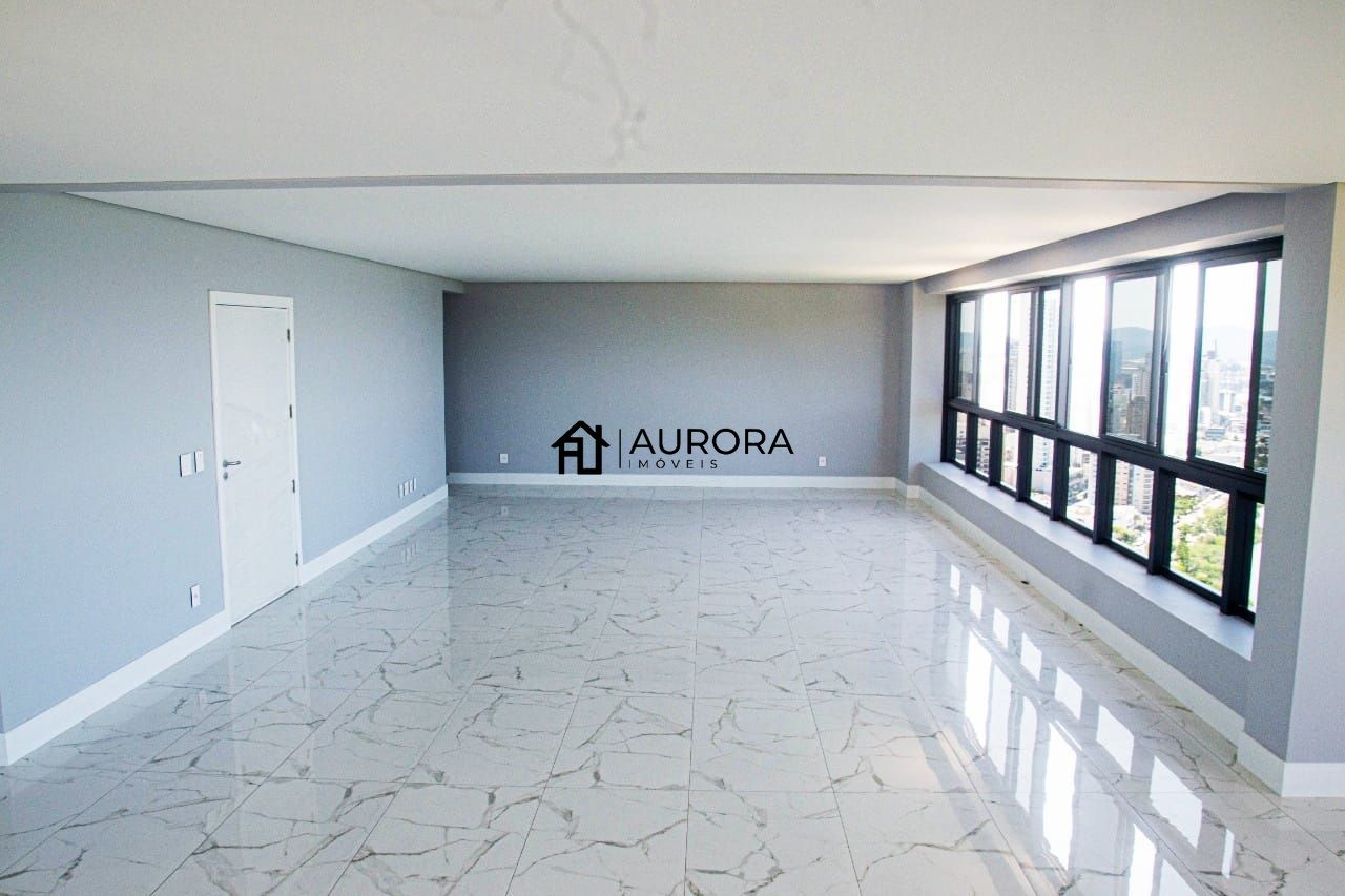 Apartamento à venda com 4 quartos, 322m² - Foto 4