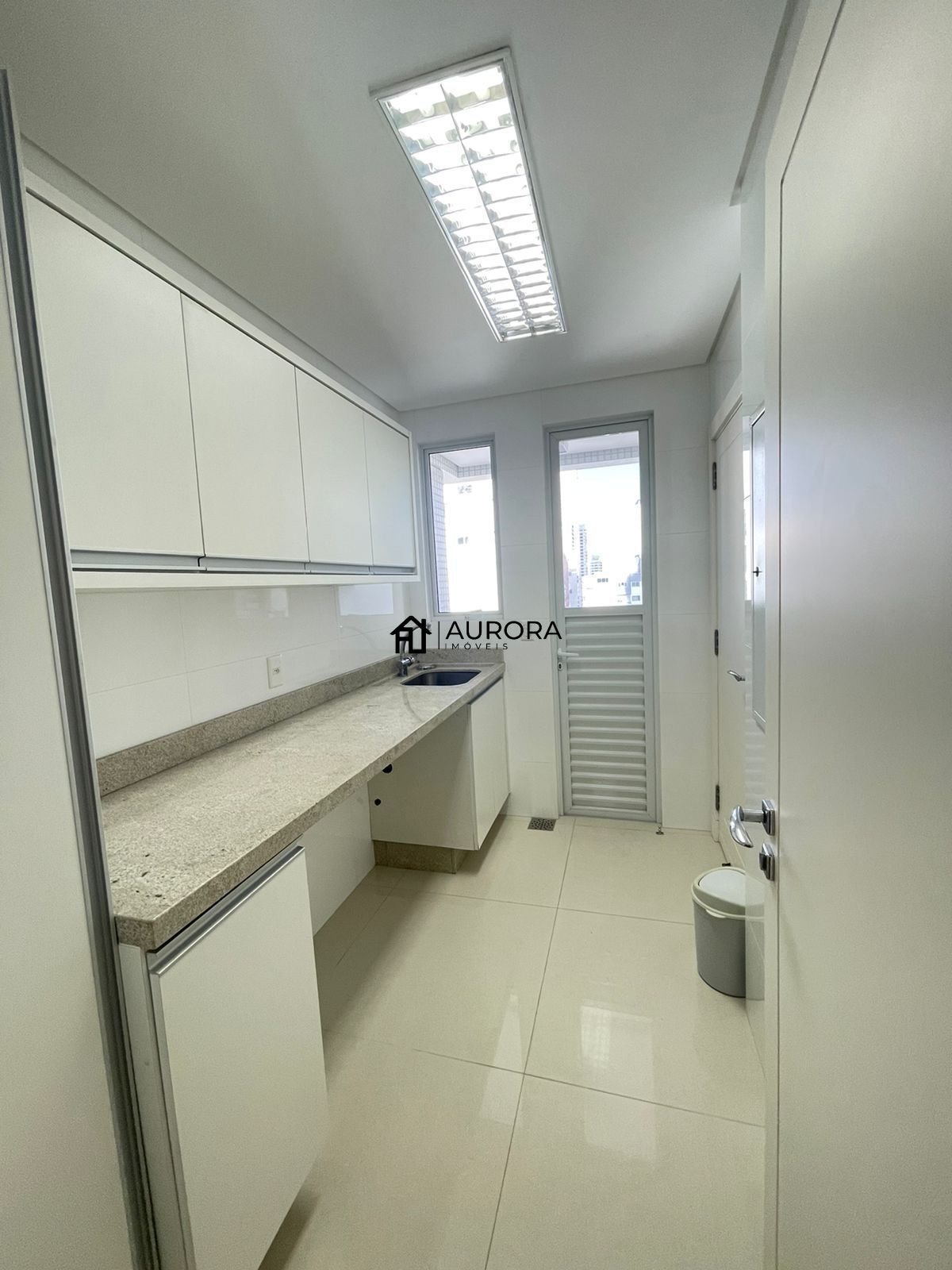 Apartamento à venda com 3 quartos, 152m² - Foto 8