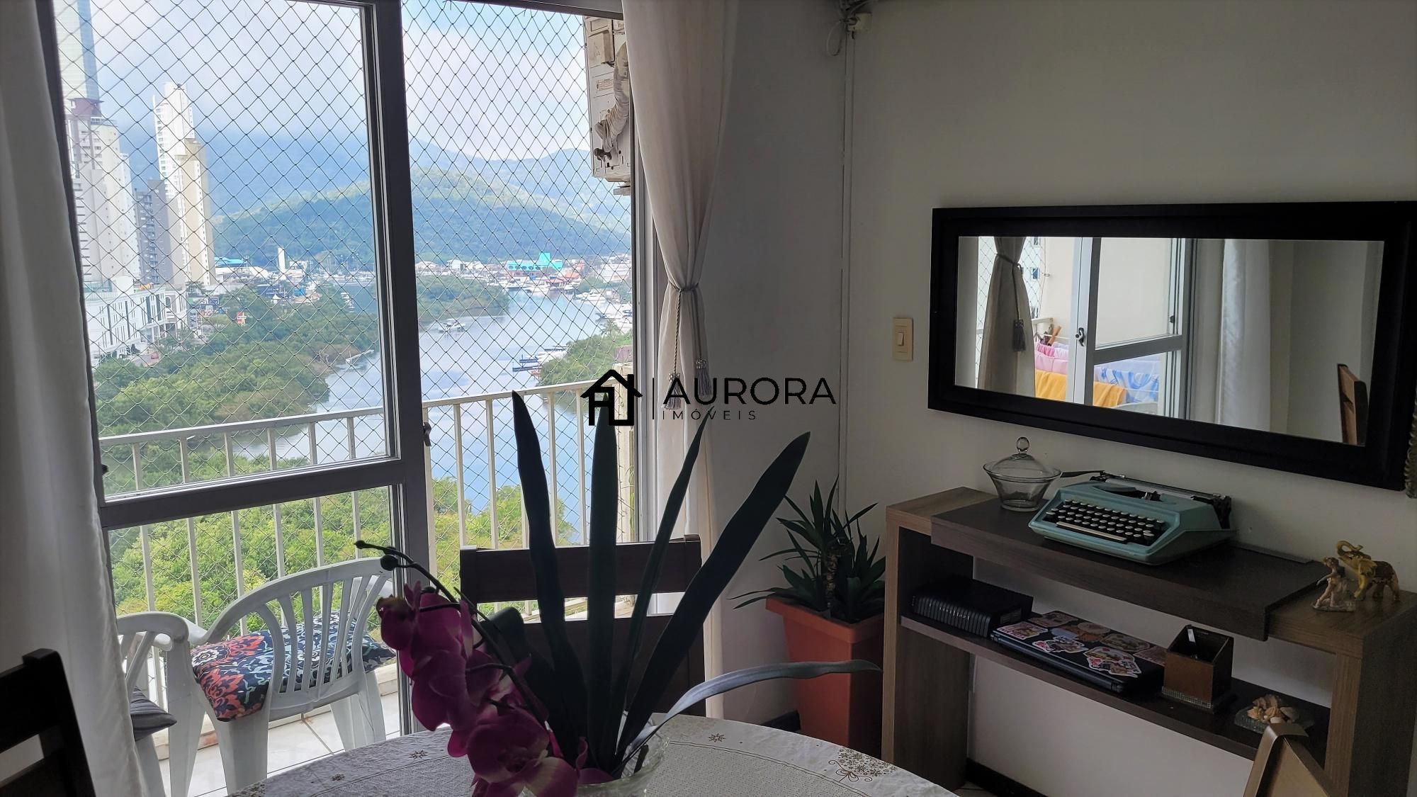 Apartamento à venda com 2 quartos, 75m² - Foto 2