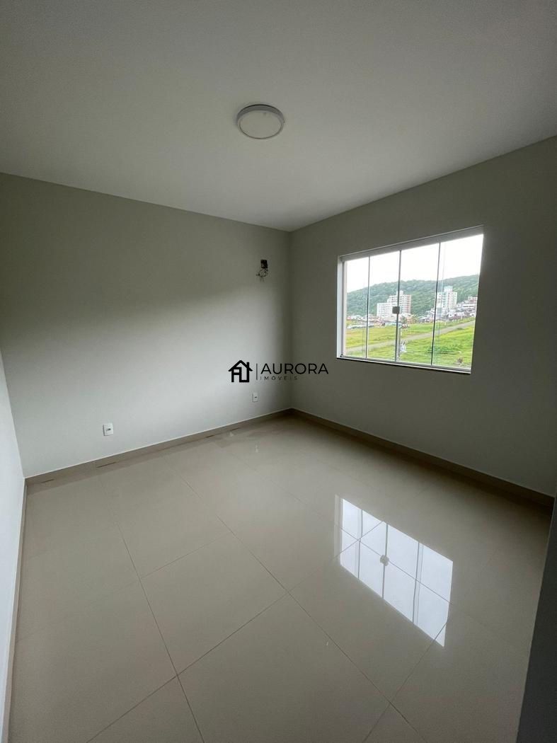 Apartamento à venda com 2 quartos, 76m² - Foto 3