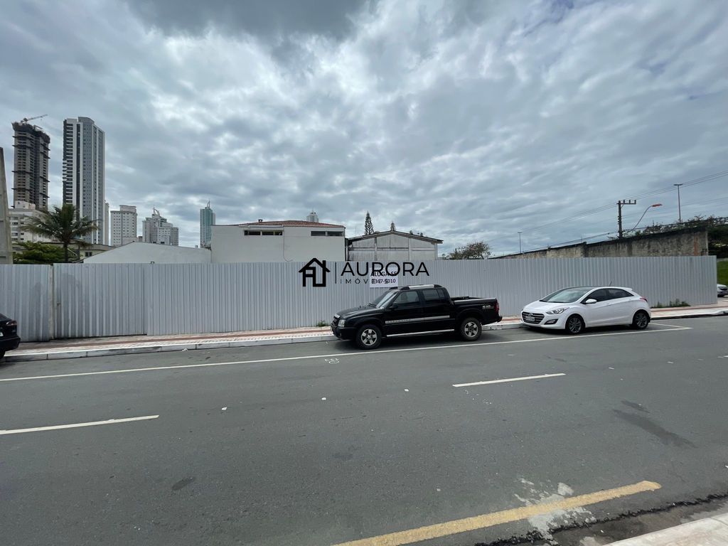 Loteamento e Condomínio para alugar, 750m² - Foto 1