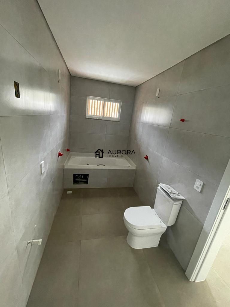 Casa à venda com 3 quartos, 224m² - Foto 3