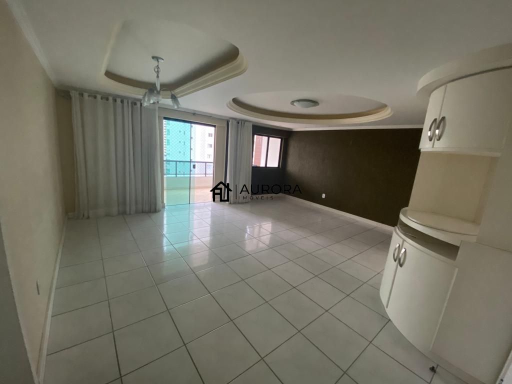 Apartamento à venda com 3 quartos, 157m² - Foto 3