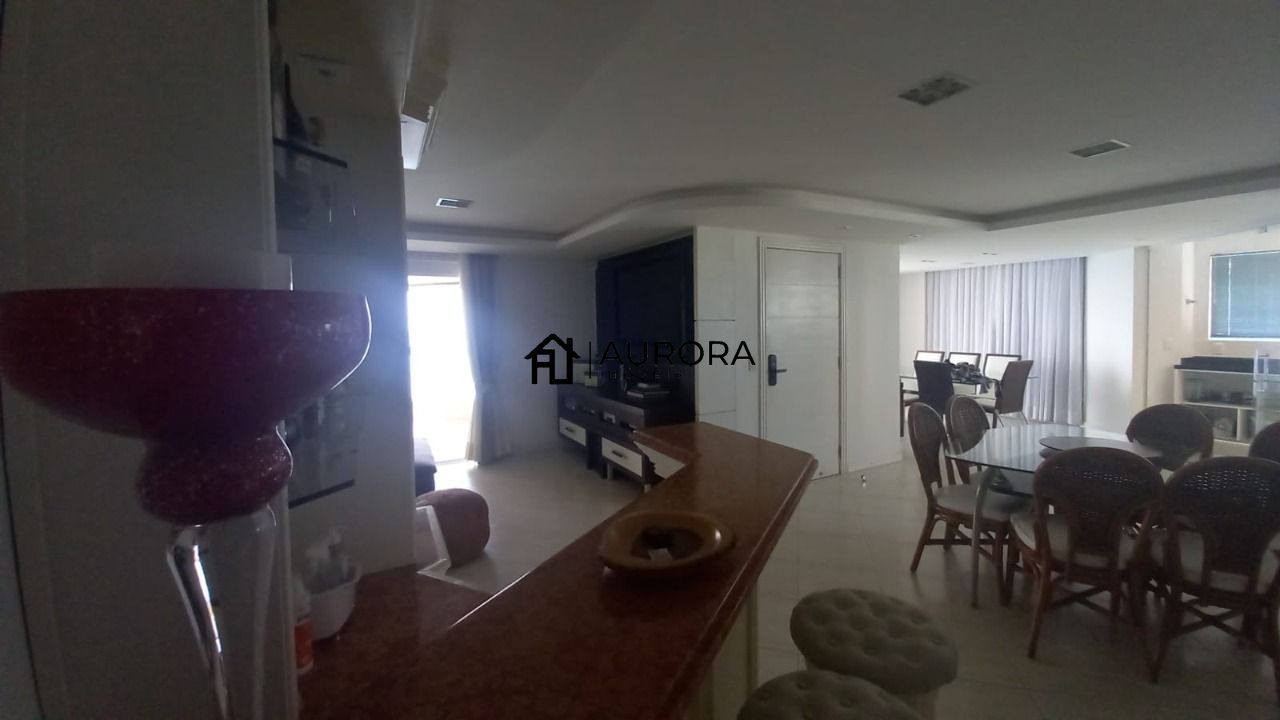 Apartamento à venda com 3 quartos, 194m² - Foto 17