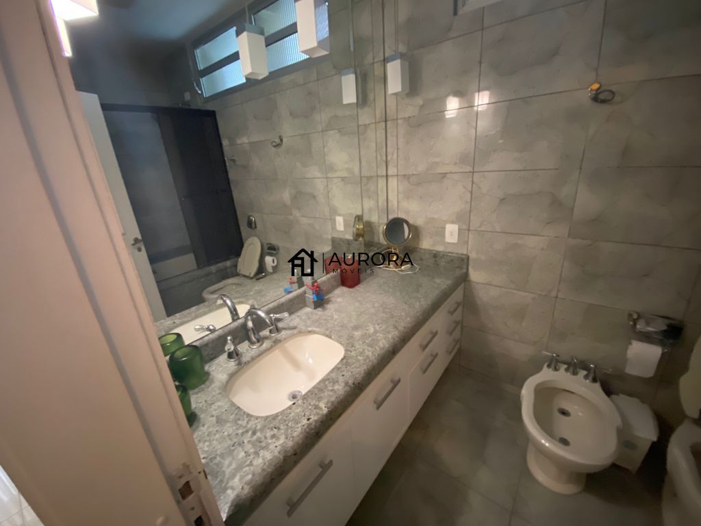 Apartamento para alugar com 4 quartos, 208m² - Foto 18