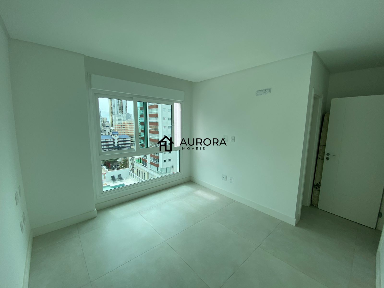 Apartamento à venda com 3 quartos, 137m² - Foto 17