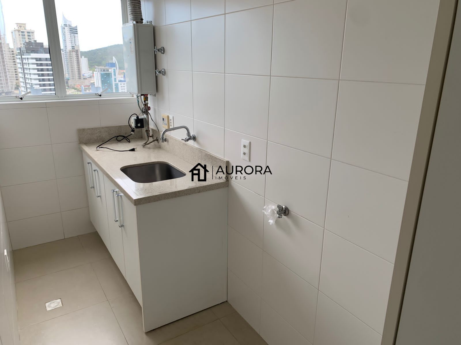 Apartamento à venda com 3 quartos, 240m² - Foto 9