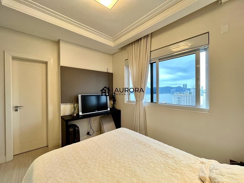 Apartamento à venda com 3 quartos, 144m² - Foto 35