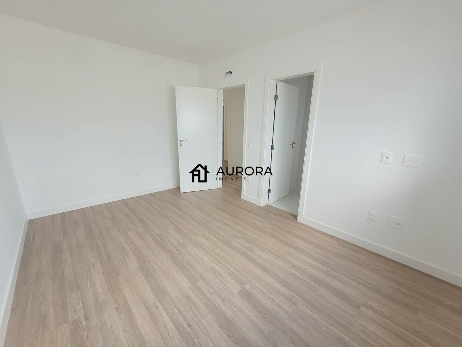 Apartamento à venda com 4 quartos, 165m² - Foto 6