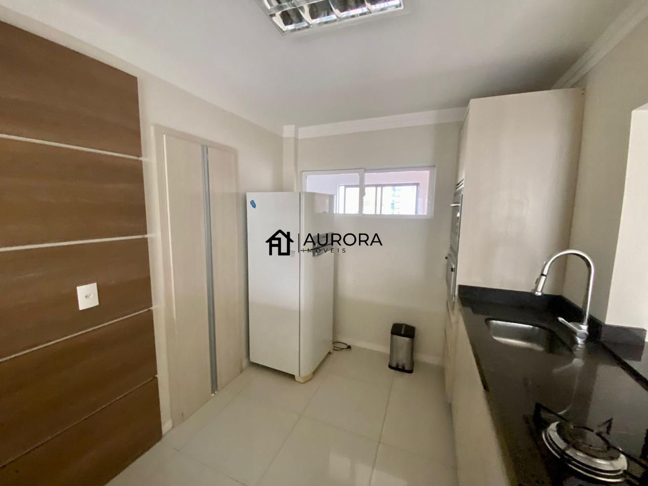 Cobertura à venda com 4 quartos, 200m² - Foto 4