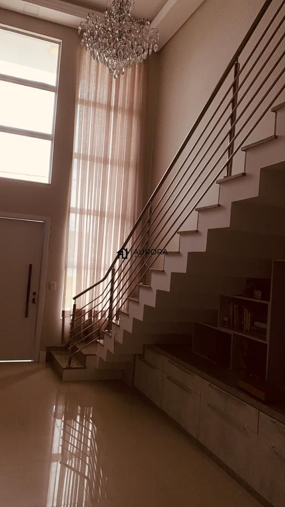 Casa de Condomínio à venda com 4 quartos, 220m² - Foto 2