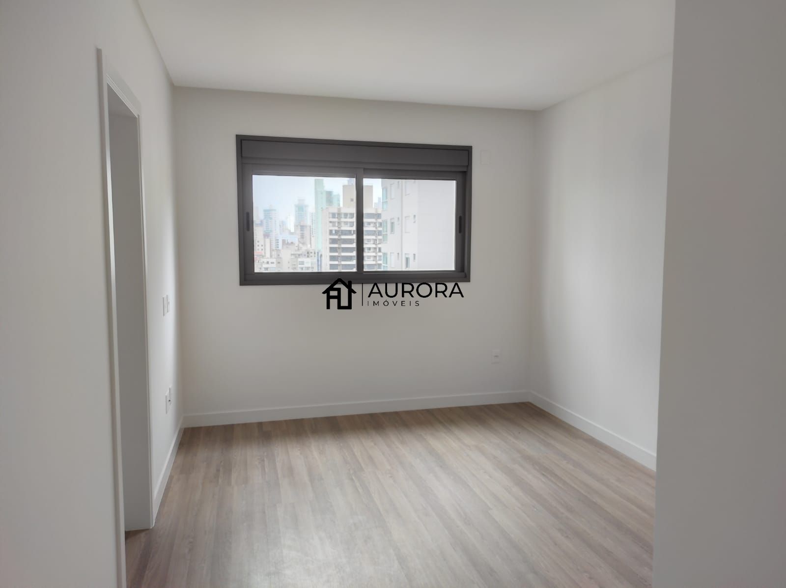 Apartamento à venda com 4 quartos, 165m² - Foto 5