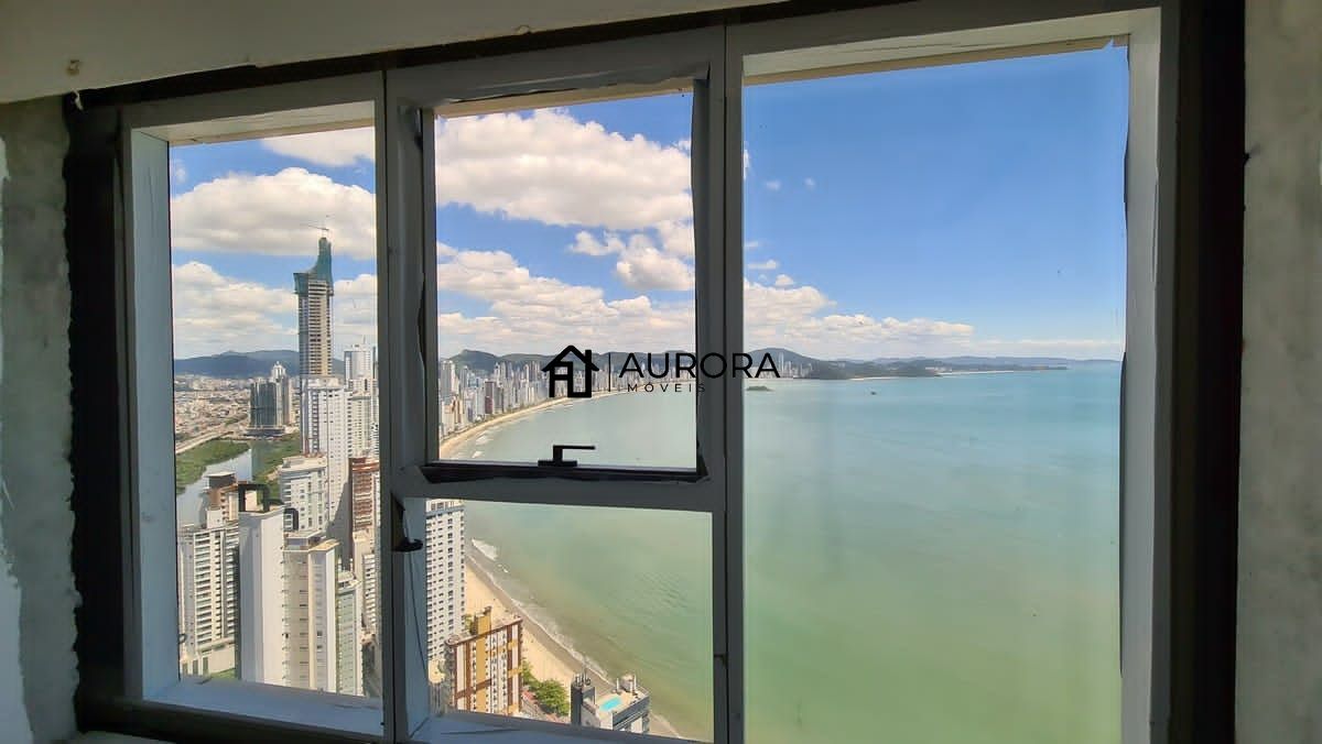 Apartamento à venda com 4 quartos, 257m² - Foto 12