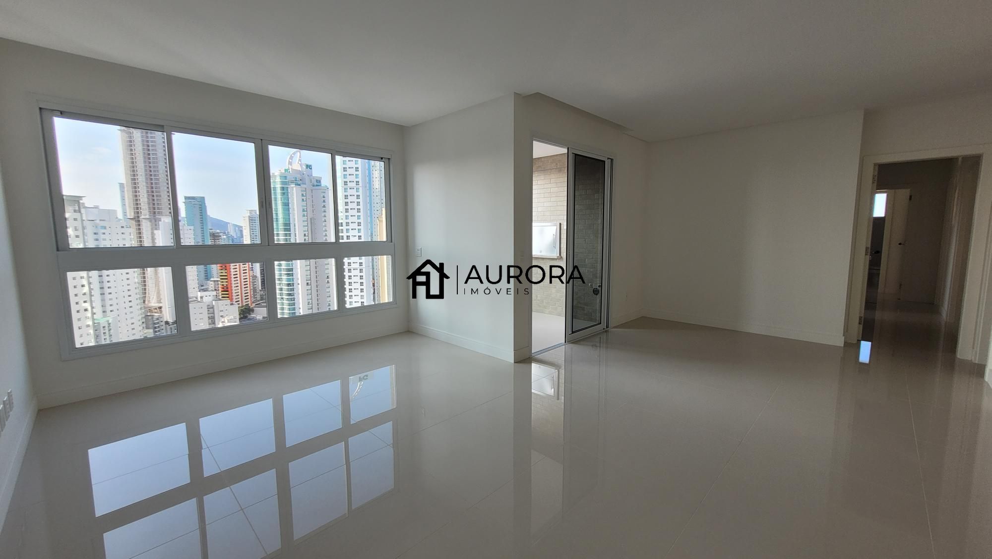 Apartamento à venda com 4 quartos, 144m² - Foto 2