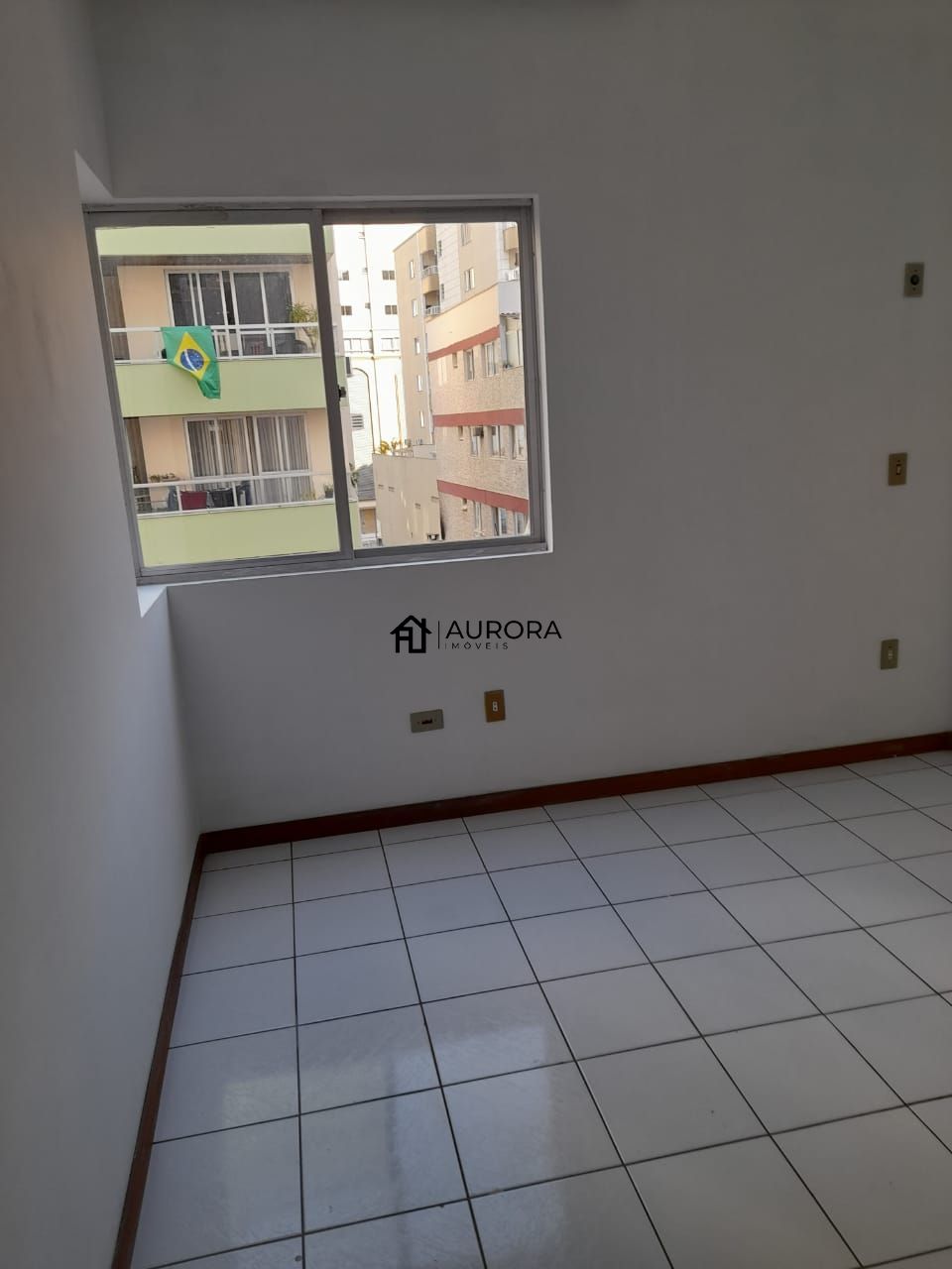 Apartamento à venda com 2 quartos, 78m² - Foto 2