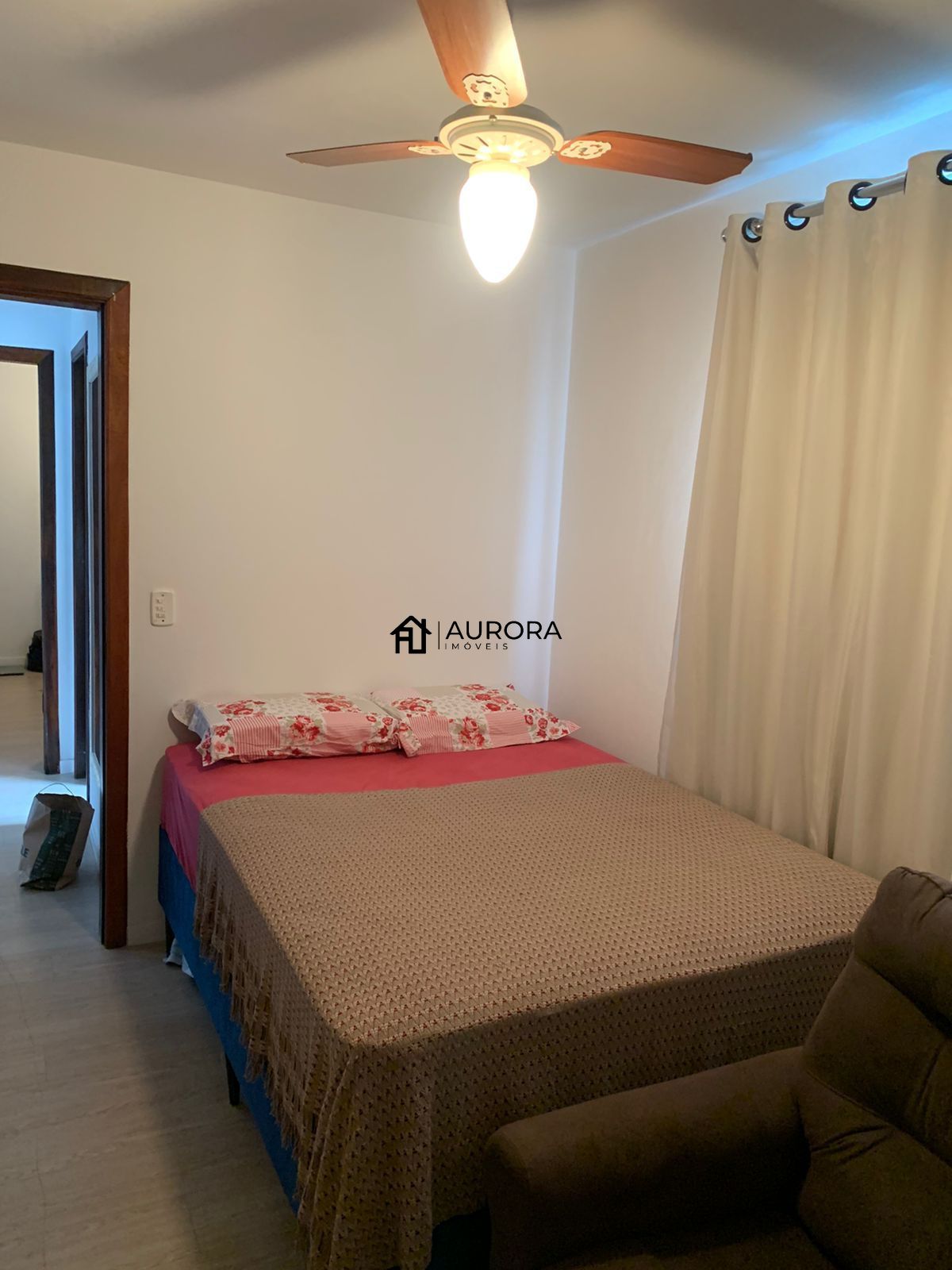 Apartamento à venda com 2 quartos, 70m² - Foto 3