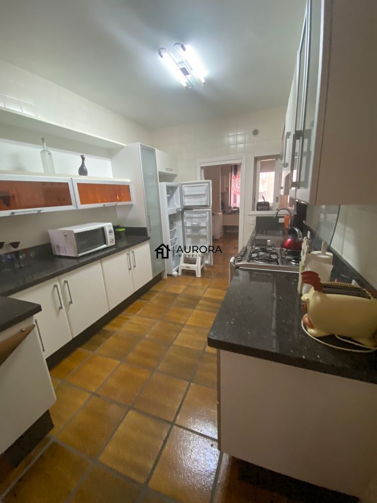 Apartamento para alugar com 4 quartos, 208m² - Foto 11