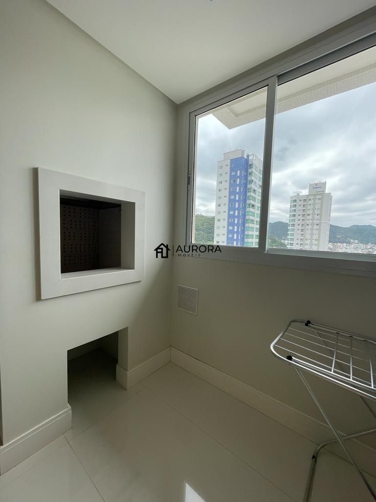 Apartamento à venda com 3 quartos, 130m² - Foto 4