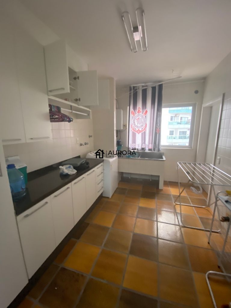 Apartamento para alugar com 4 quartos, 208m² - Foto 12