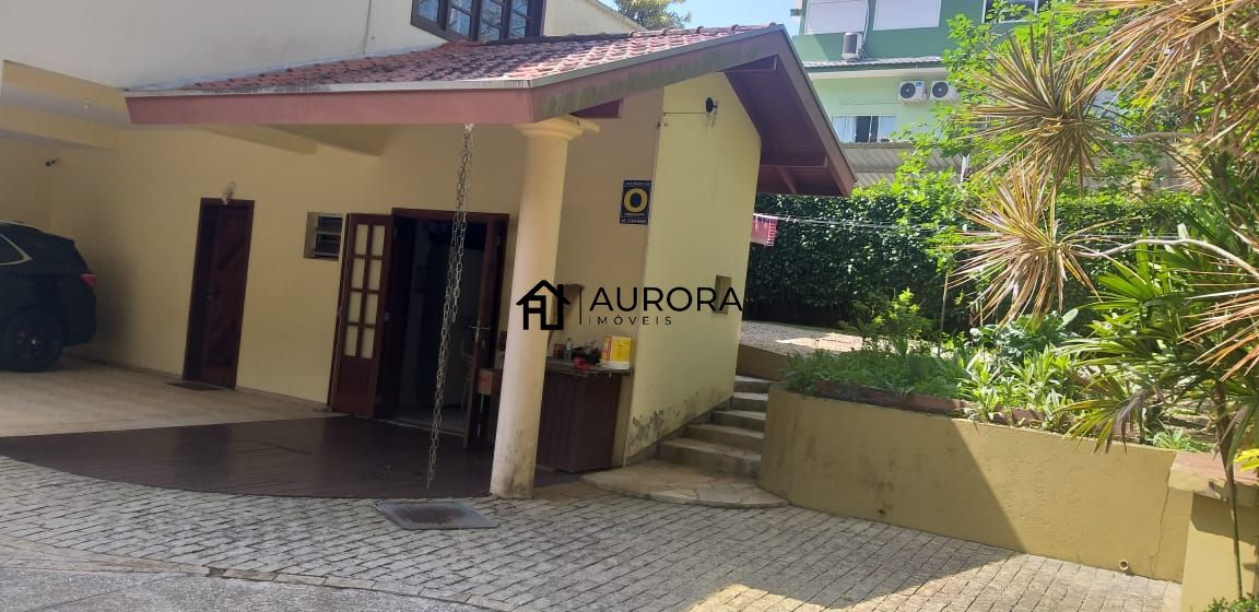 Casa à venda com 4 quartos, 351m² - Foto 12