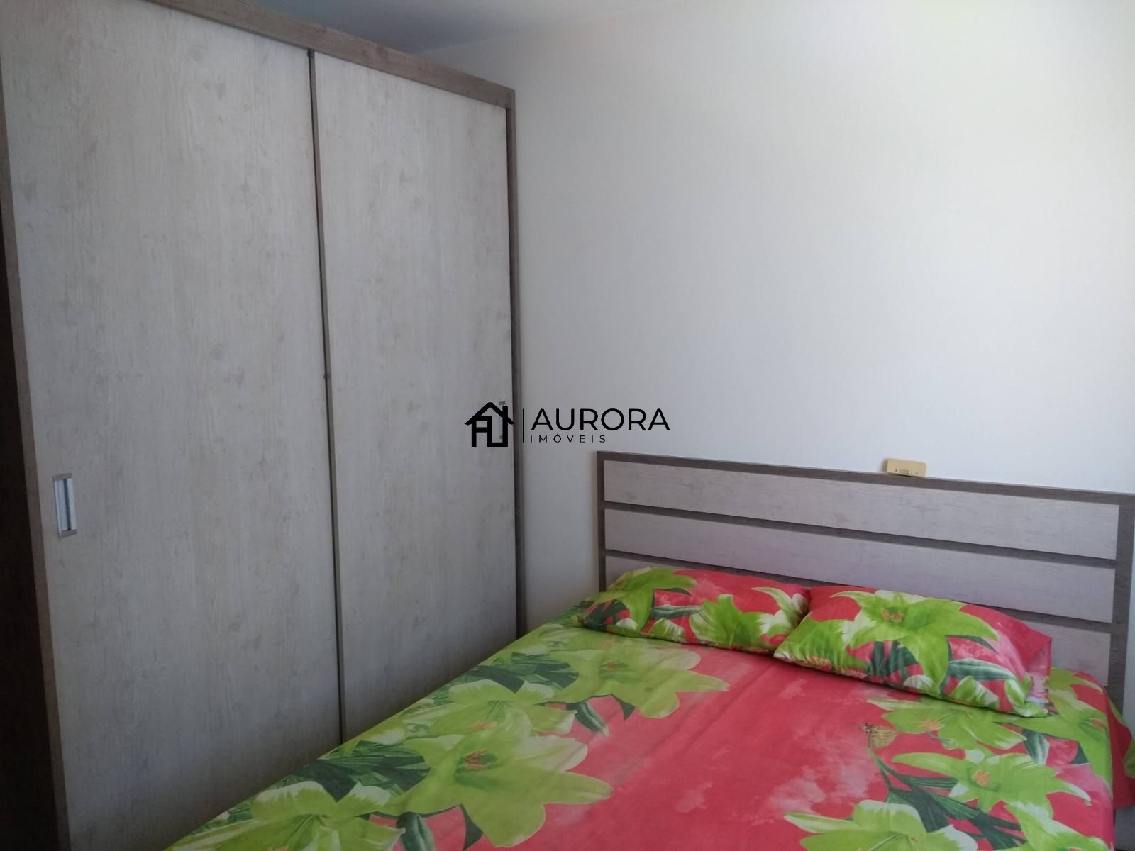 Apartamento à venda com 2 quartos, 70m² - Foto 3