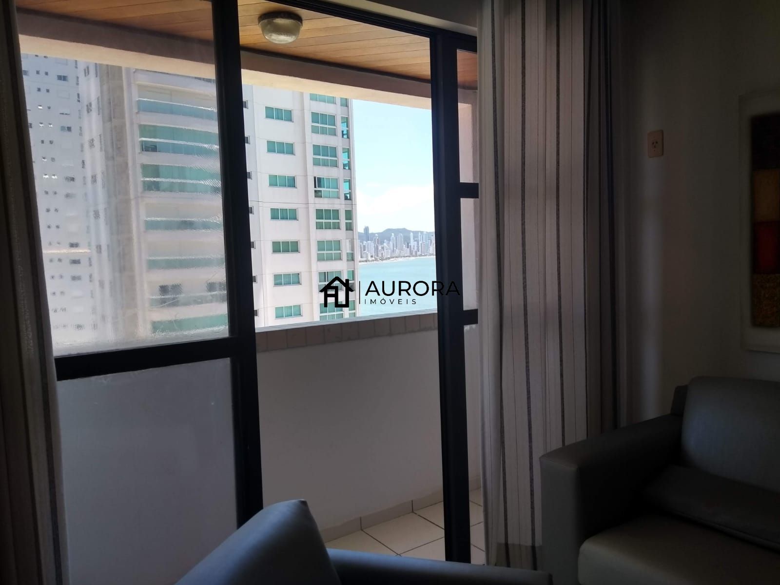 Apartamento à venda com 2 quartos, 70m² - Foto 7