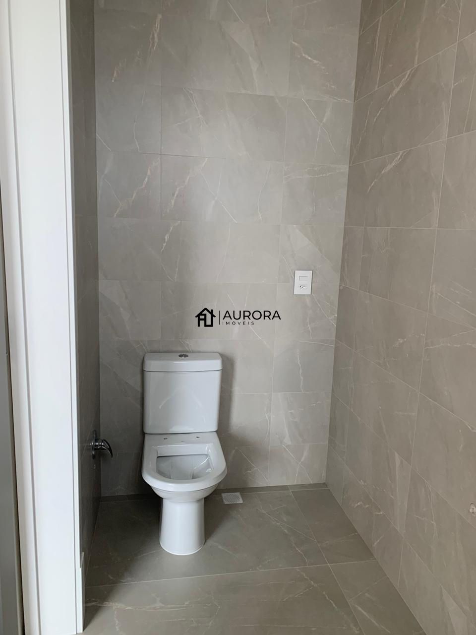 Apartamento à venda com 3 quartos, 151m² - Foto 2