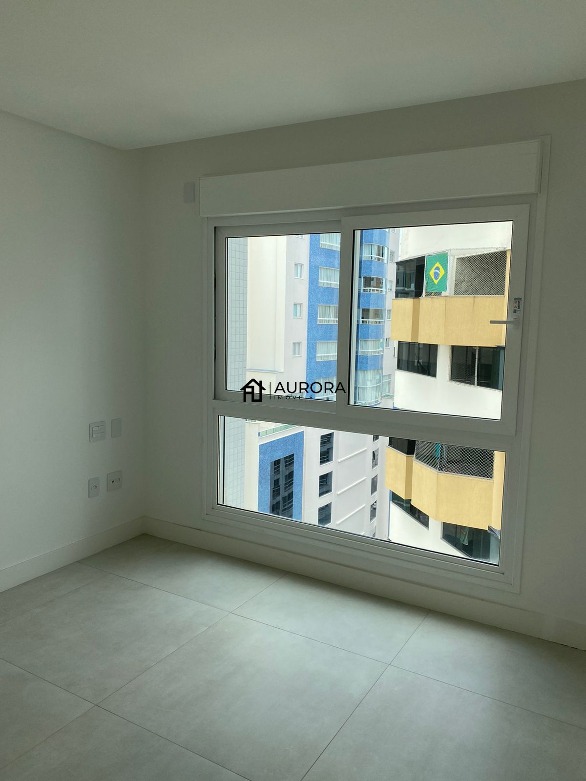 Apartamento à venda com 3 quartos, 137m² - Foto 9