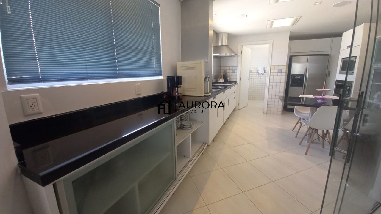 Apartamento à venda com 3 quartos, 194m² - Foto 11