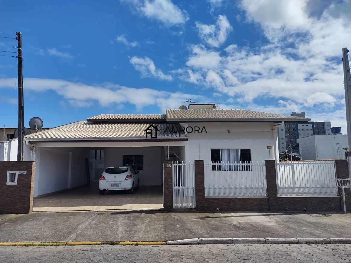 Casa, 4 quartos, 280 m² - Foto 1