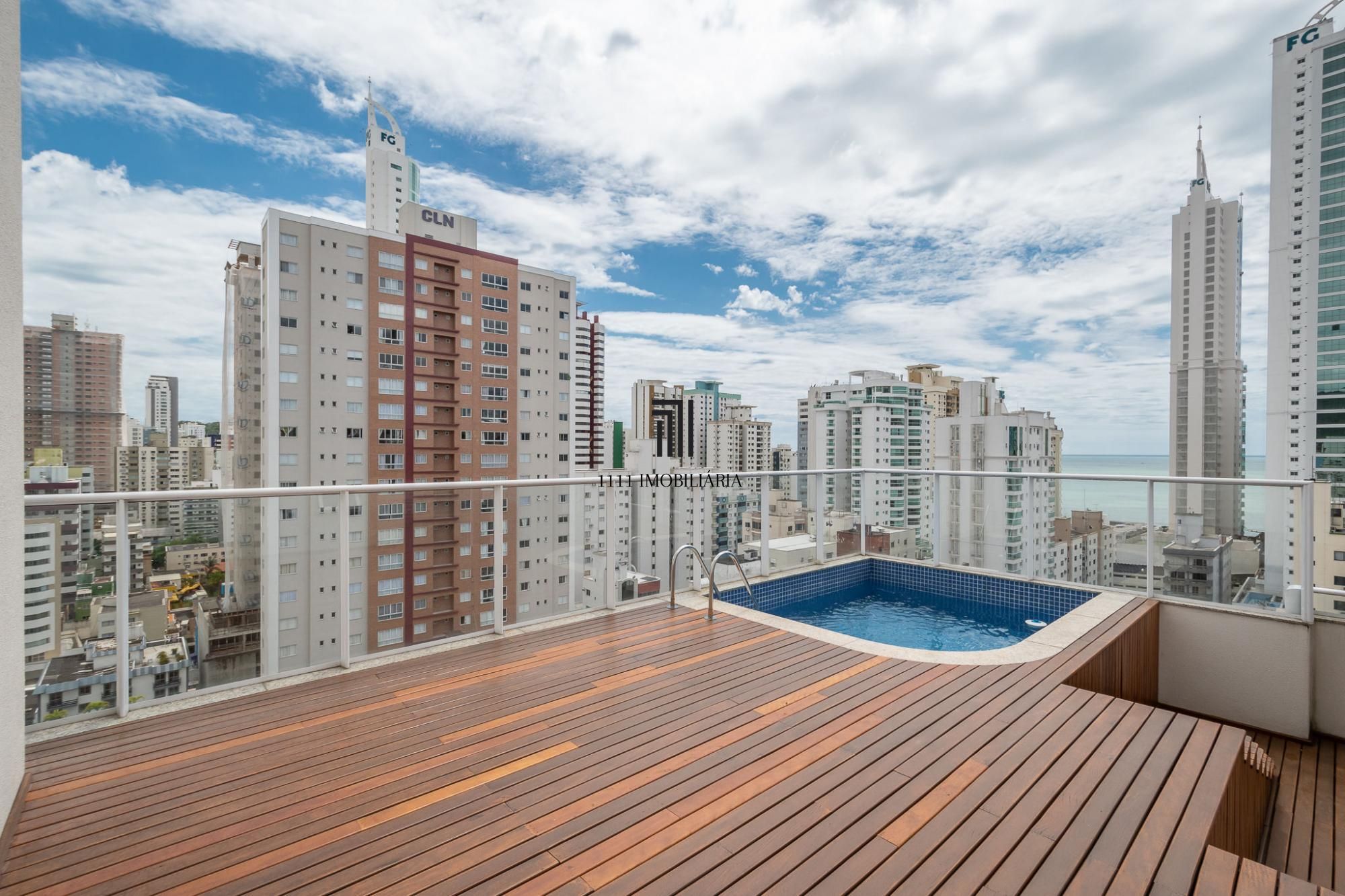 Apartamento à venda com 4 quartos, 240m² - Foto 4