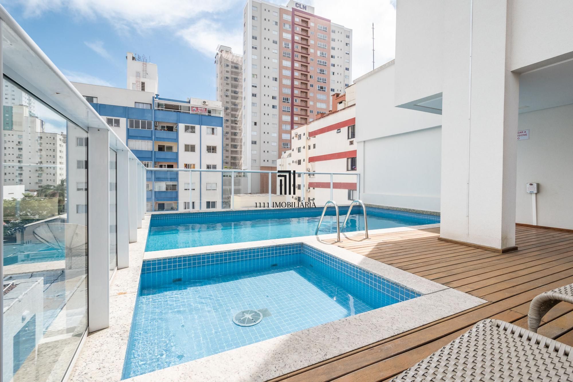 Apartamento à venda com 4 quartos, 240m² - Foto 10