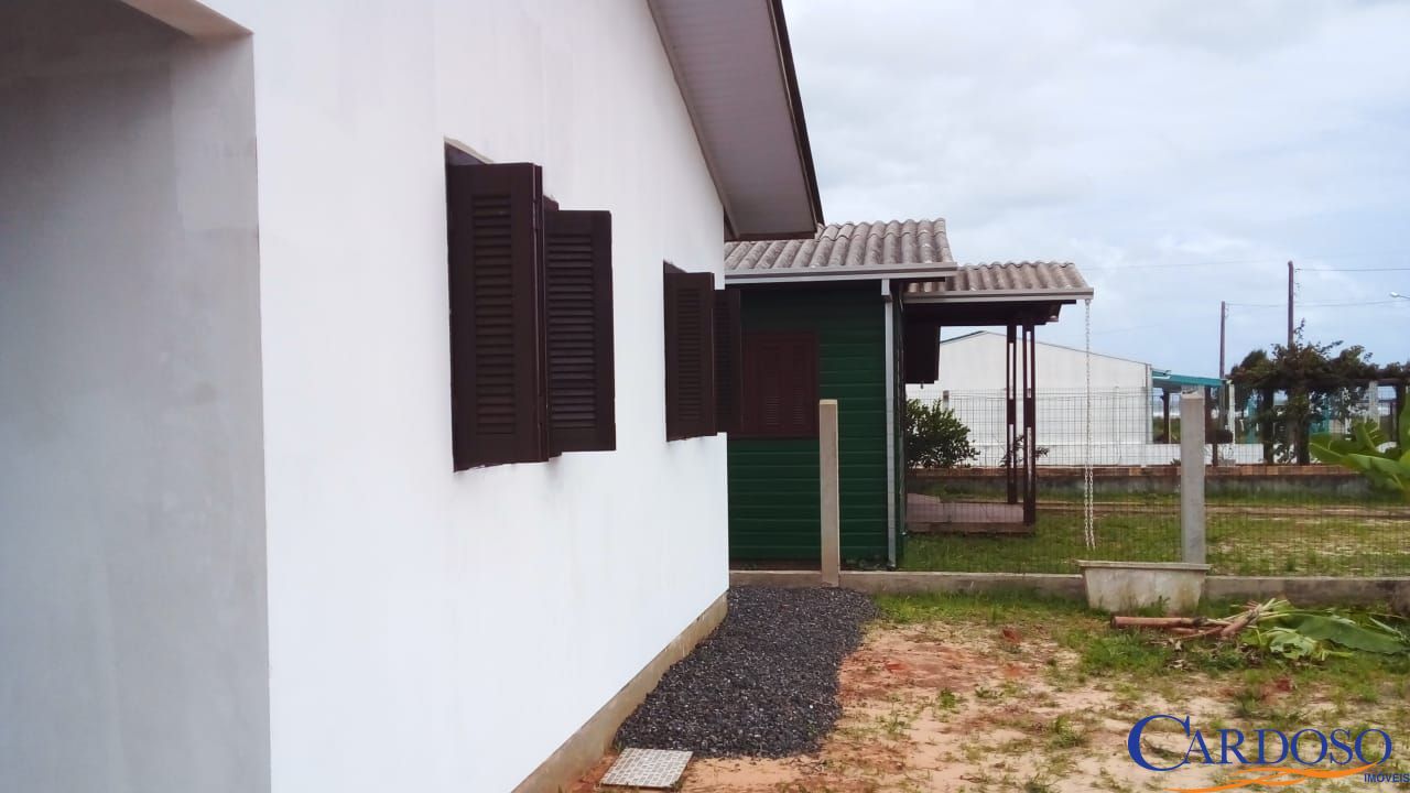 Casa à venda com 3 quartos, 100m² - Foto 2