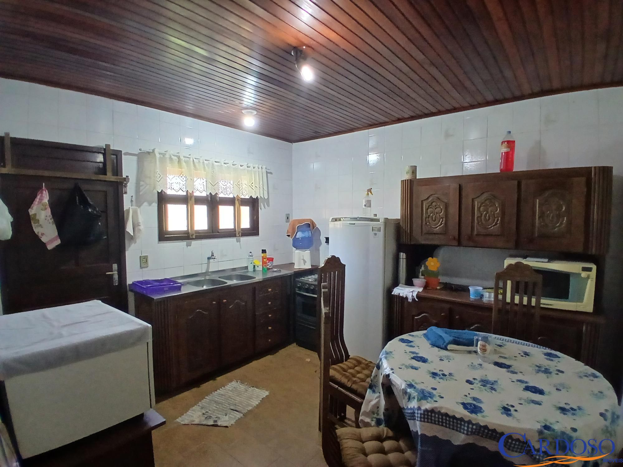 Casa com 2 Dormitórios à venda, 80 m² por R$ 300.000,00 Casa com 2 Dormitórios à venda, 80 m² por R$ 300.000,00