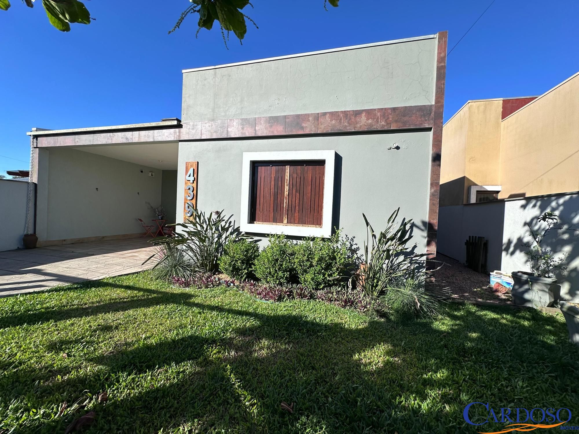 Casa com 4 Dormitórios à venda, 150 m² por R$ 625.000,00 Casa com 4 Dormitórios à venda, 150 m² por R$ 625.000,00