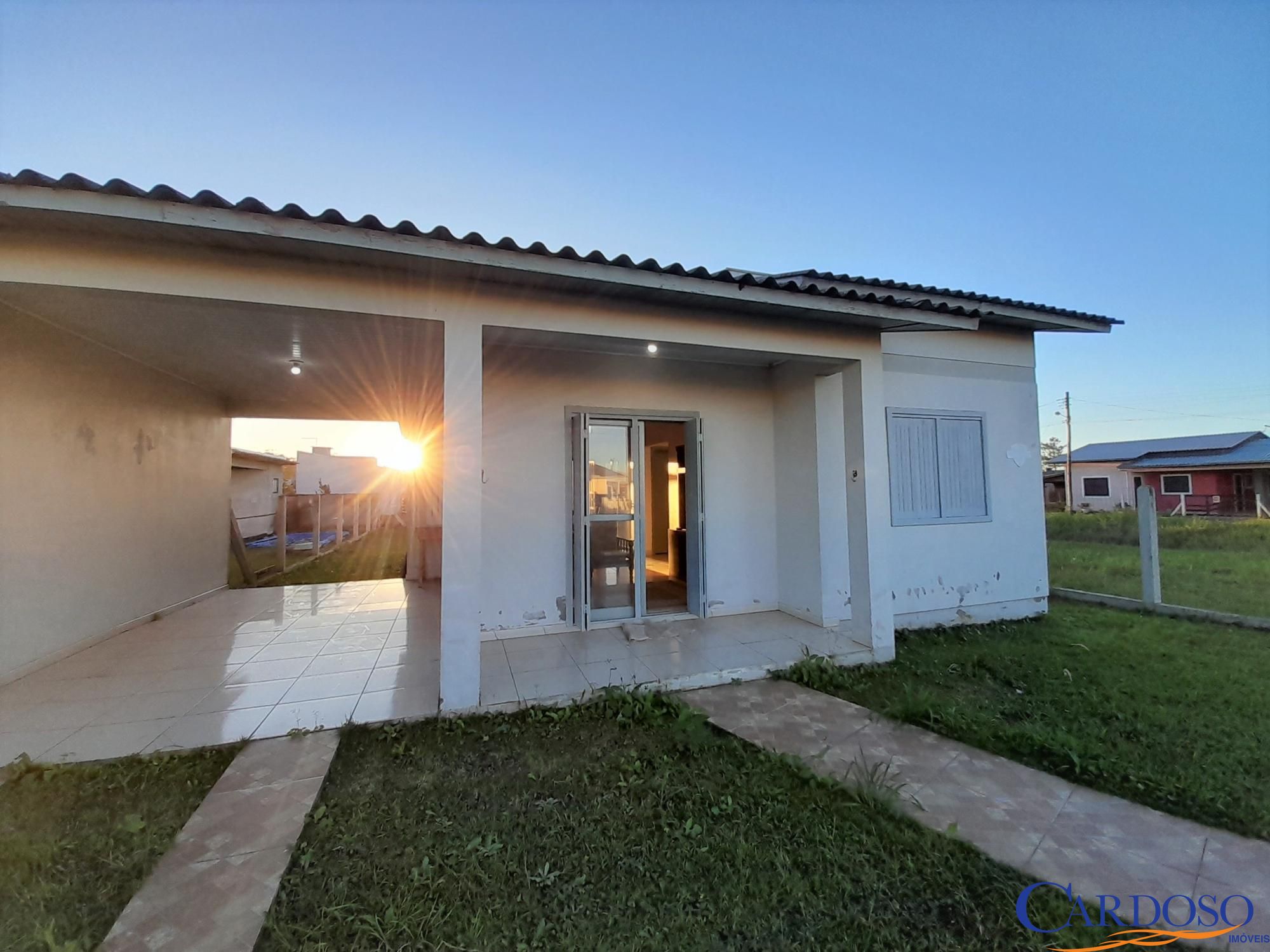 Casa à venda com 2 quartos, 80m² - Foto 2