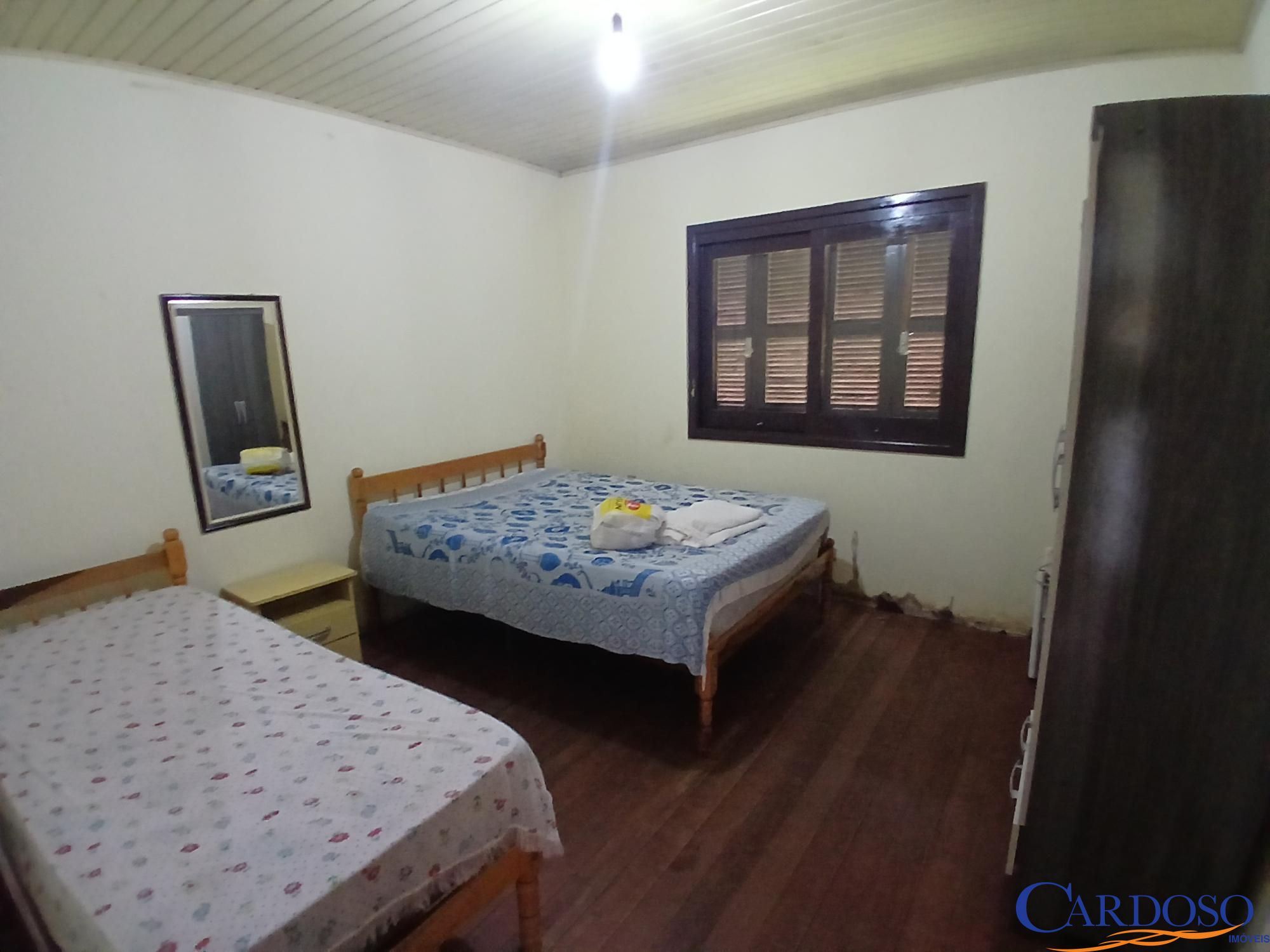 Casa com 2 Dormitórios à venda, 80 m² por R$ 300.000,00 Casa com 2 Dormitórios à venda, 80 m² por R$ 300.000,00