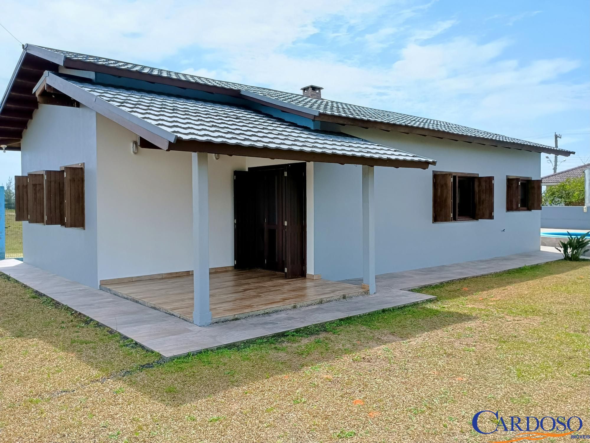 Casa à venda com 4 quartos, 152m² - Foto 2