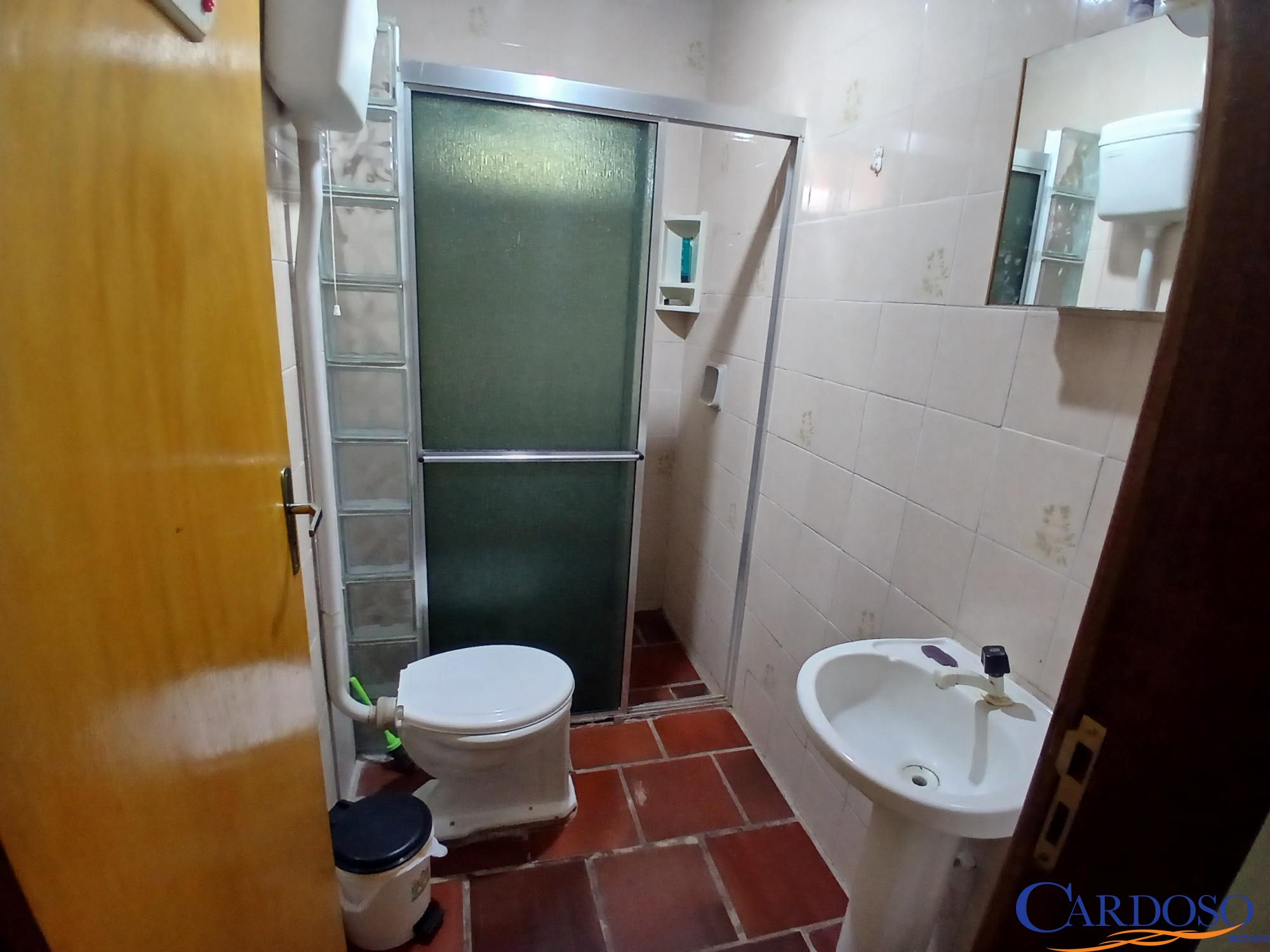 Casa com 2 Dormitórios à venda, 80 m² por R$ 300.000,00 Casa com 2 Dormitórios à venda, 80 m² por R$ 300.000,00