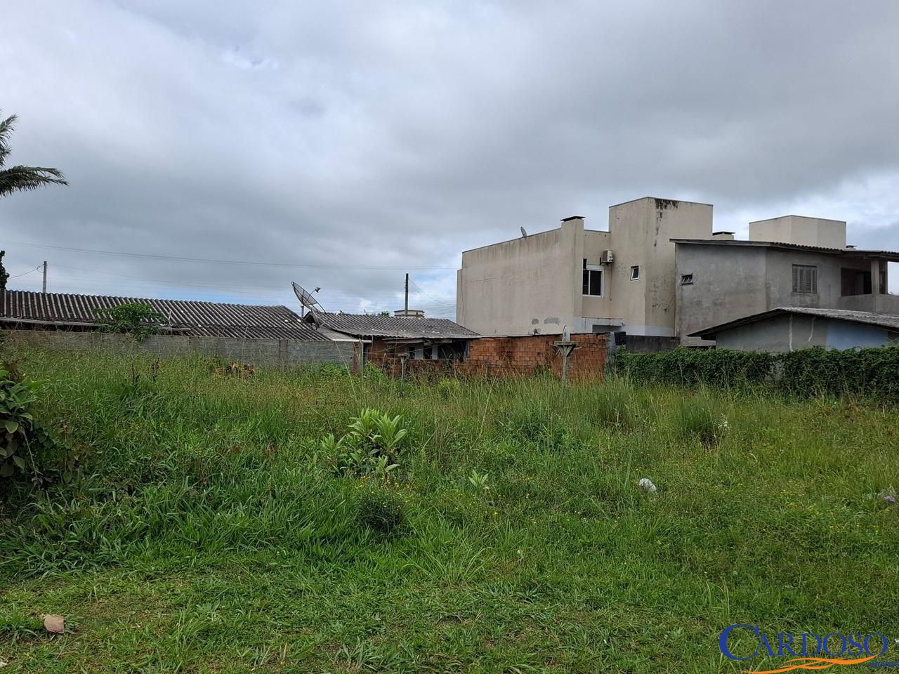 Terreno/Lote à venda  no Morada das Palmeiras - Torres, RS. Imóveis