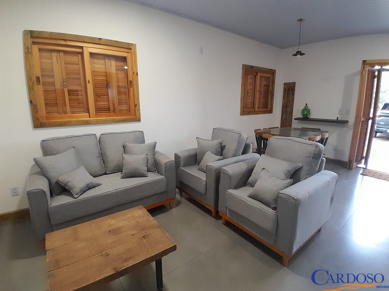 Casa à venda com 2 quartos, 60m² - Foto 4