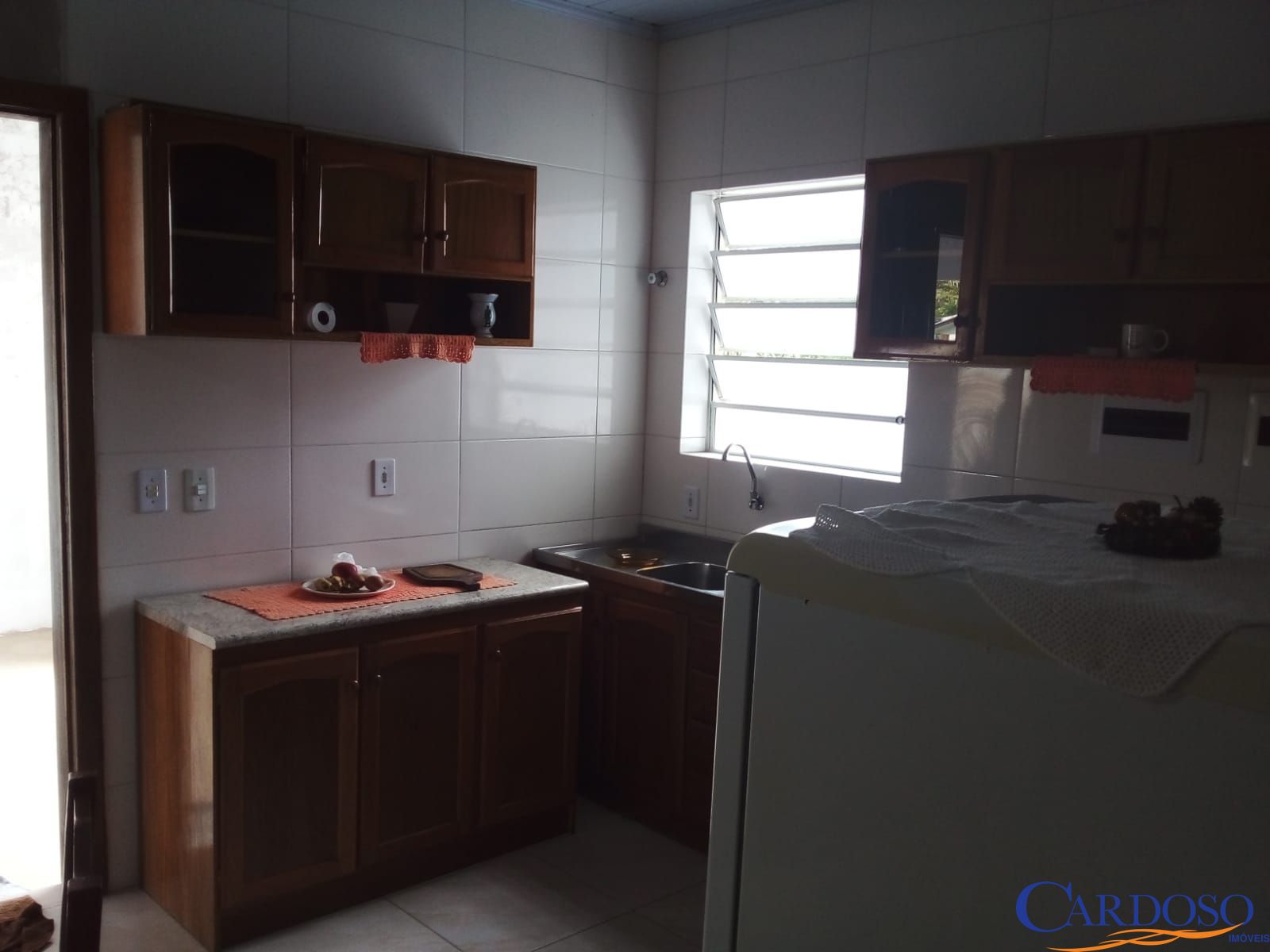 Casa à venda com 3 quartos, 100m² - Foto 4