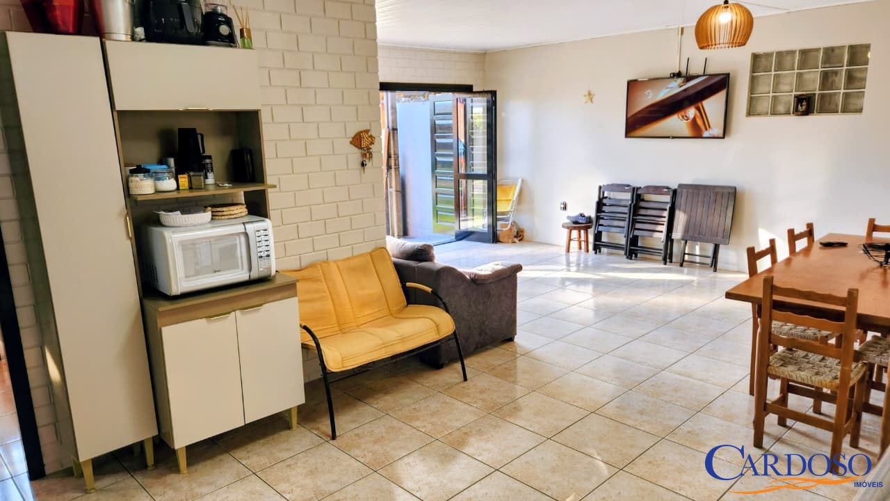 Casa, 3 quartos, 81 m² - Foto 1