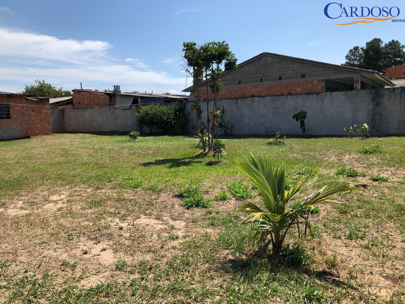 Casa à venda com 3 quartos, 100m² - Foto 4