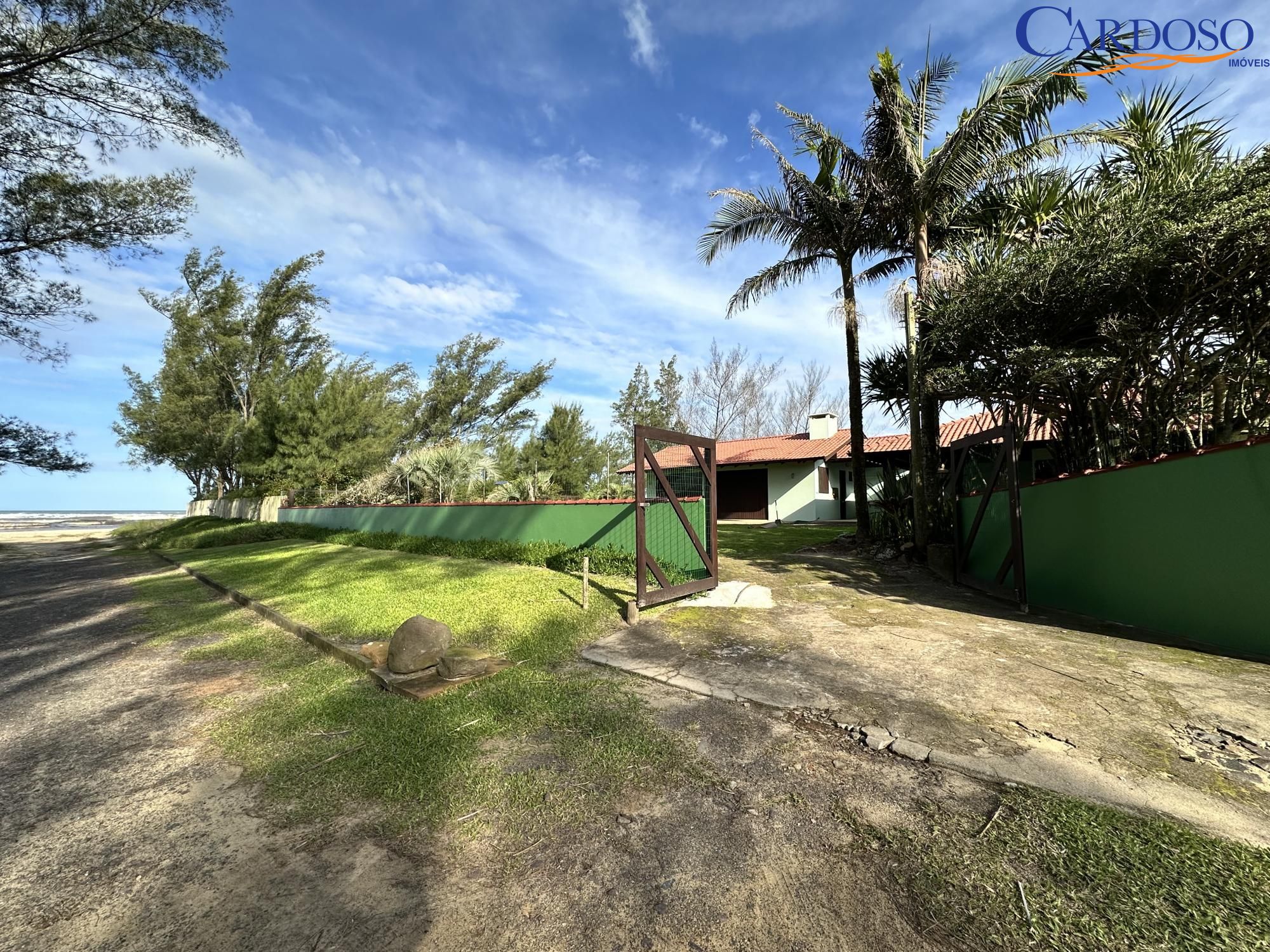 Casa, 4 quartos, 229 m² - Foto 2