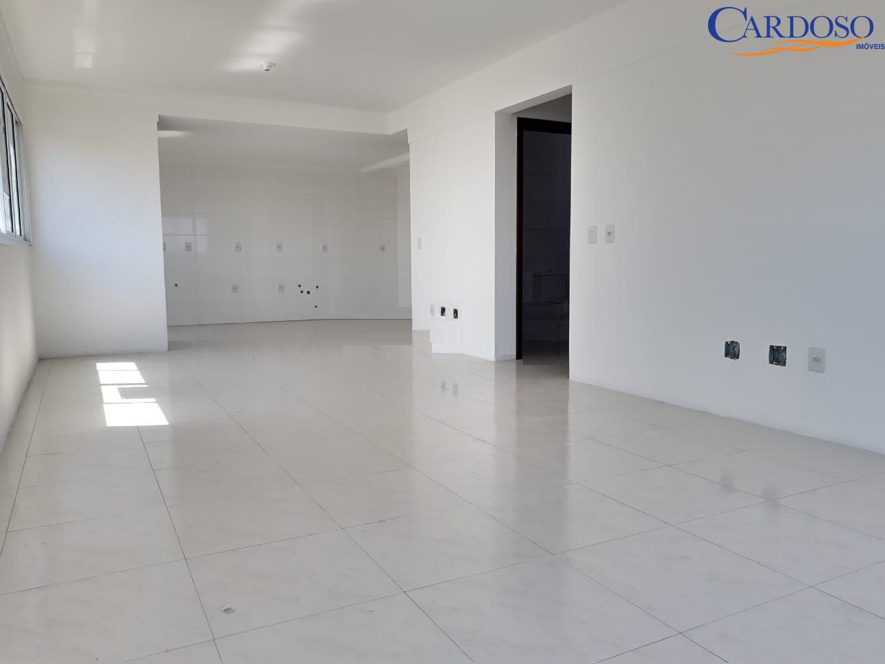 Apartamento à venda com 2 quartos, 87m² - Foto 3