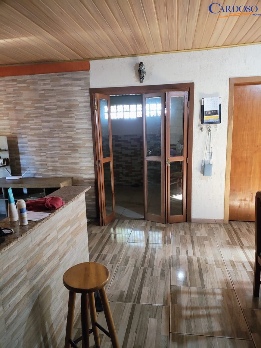 Casa à venda com 4 quartos, 250m² - Foto 19