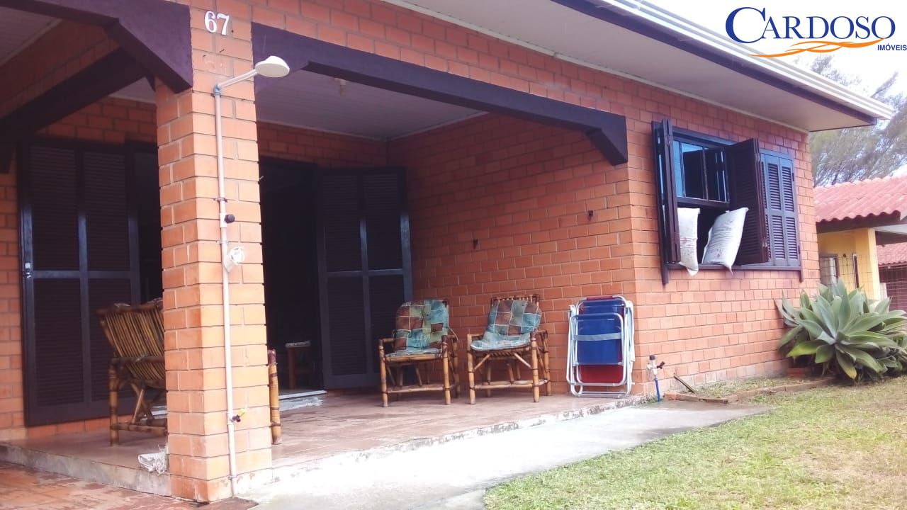 Casa à venda com 4 quartos, 272m² - Foto 1