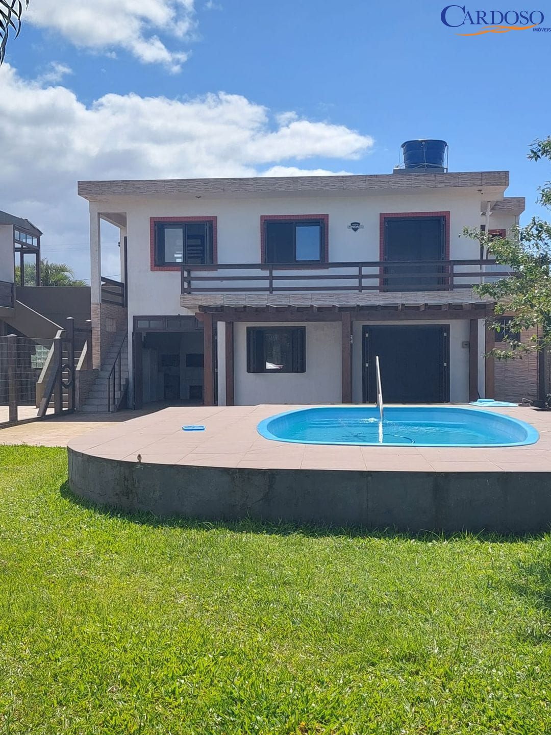 Casa à venda com 4 quartos, 145m² - Foto 1