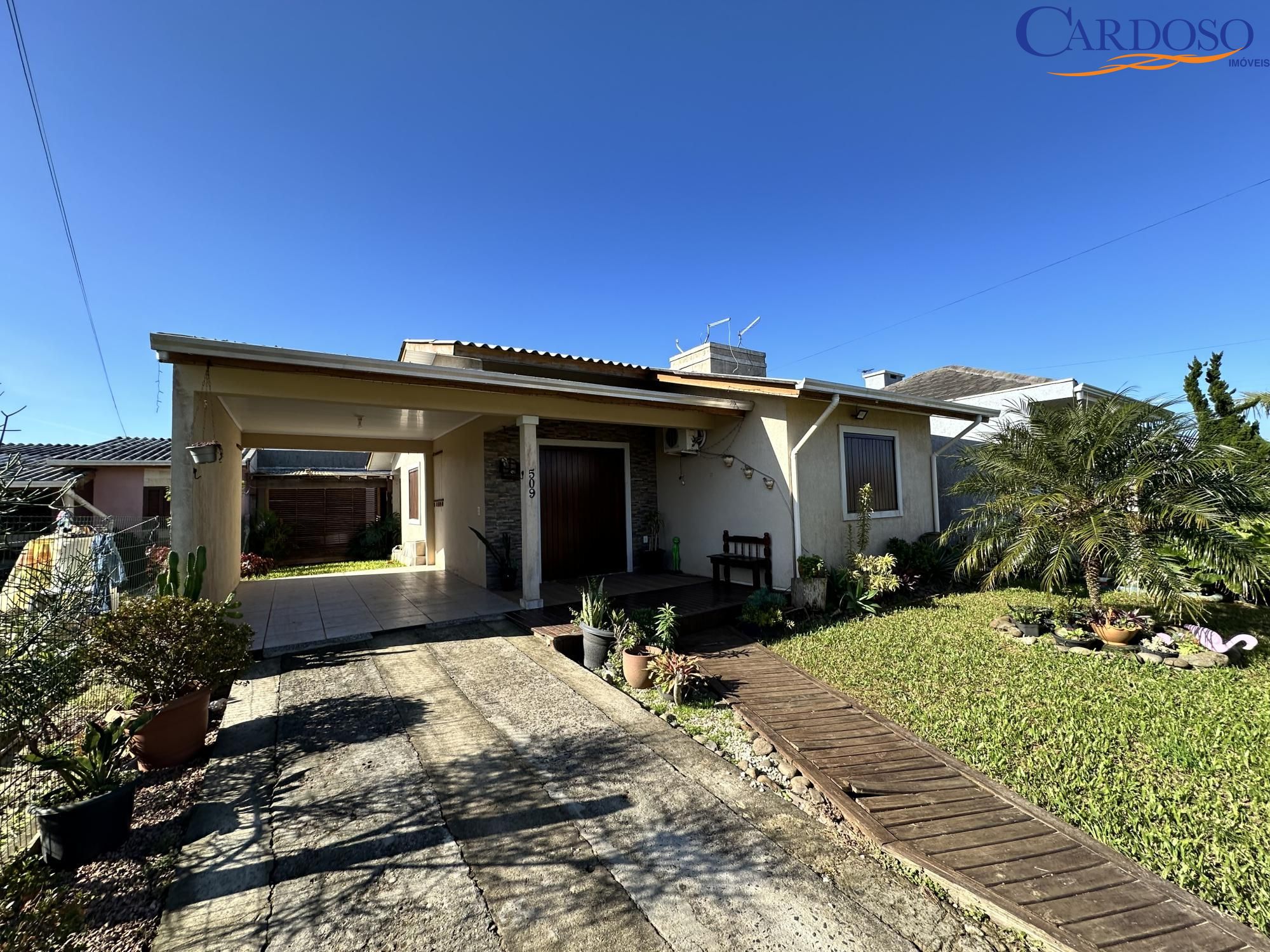 Casa à venda com 3 quartos, 150m² - Foto 1